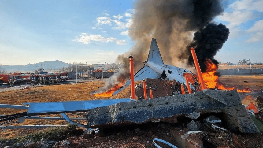 85 dead as plane carrying 181 people crash-lands at South Korea airport