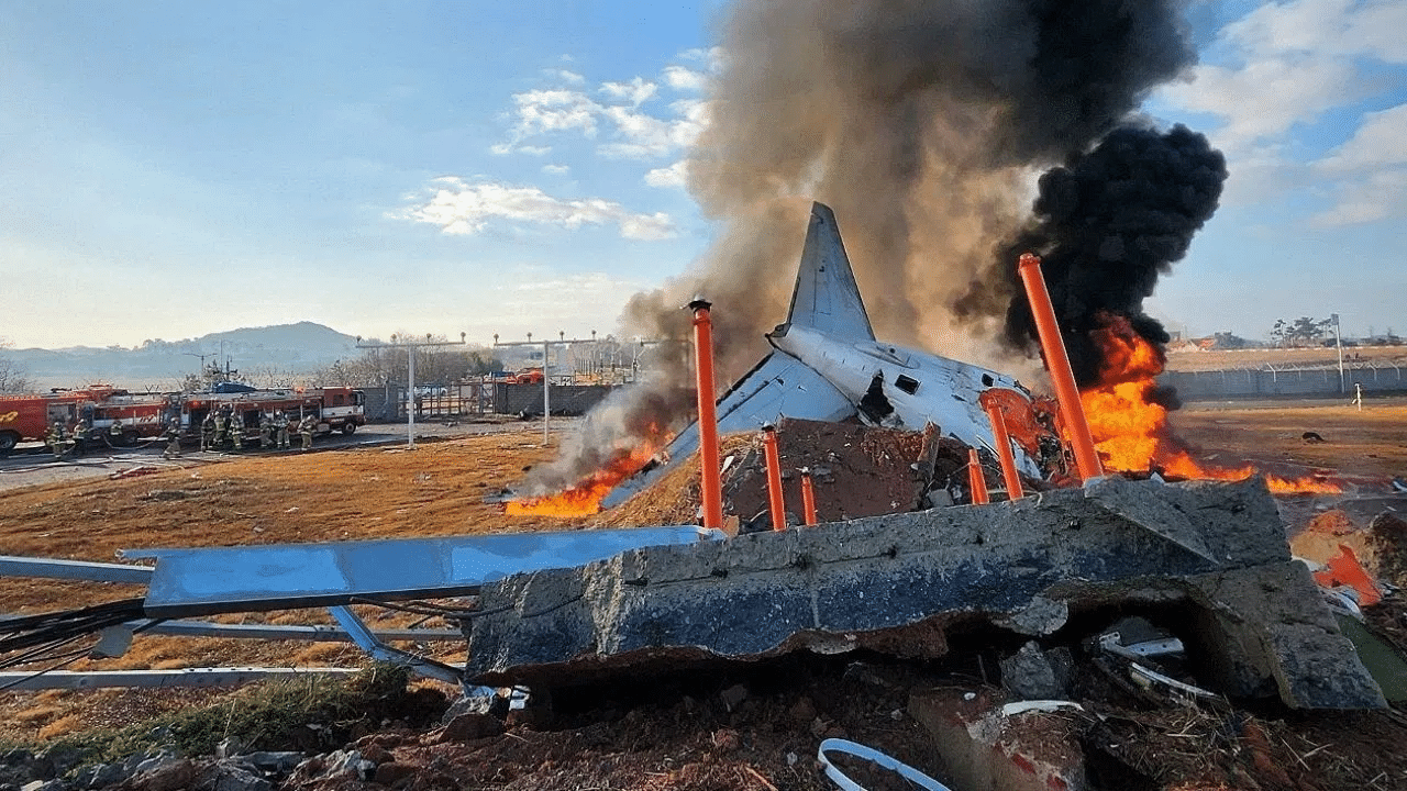 28 dead as plane carrying 181 people crash-lands at South Korea airport