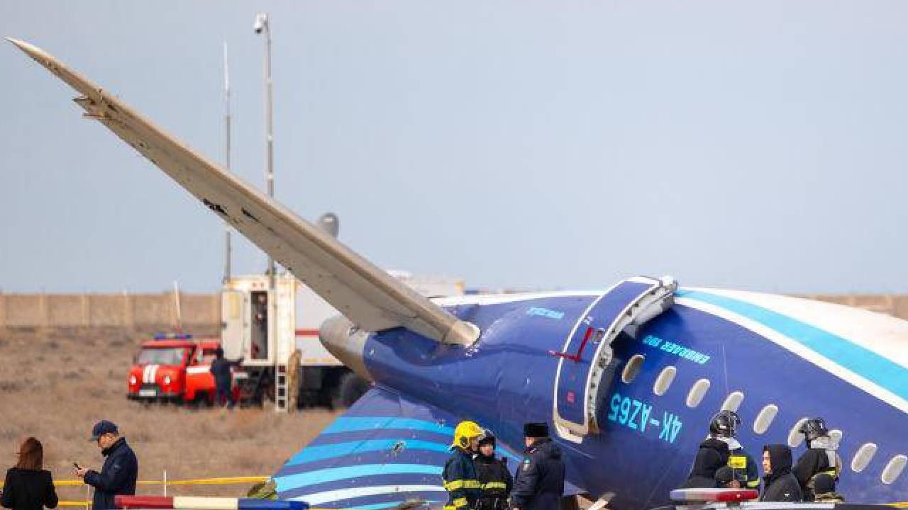 Survivor records video from inside after Azerbaijani Airliner flight crash | Video Survivor records video from inside after Azerbaijani Airliner flight crash | Video