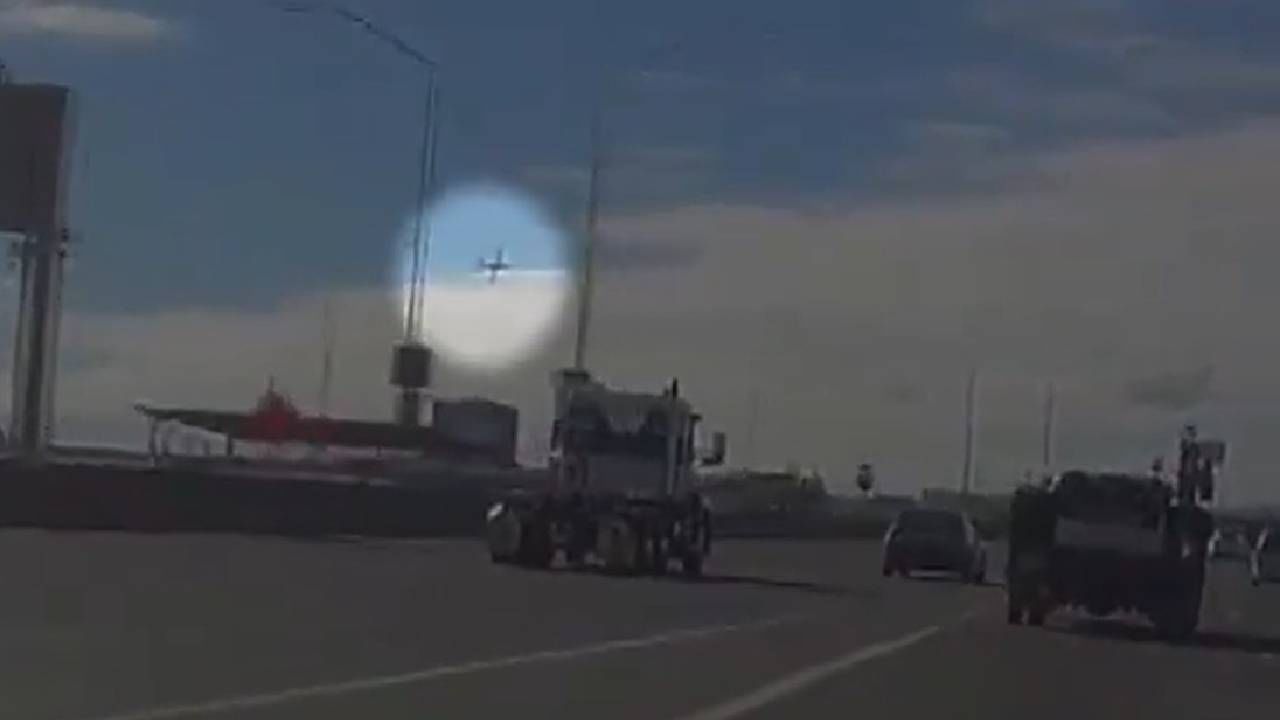 Video captures out-of-control plane crashing into building in US, two killed Video captures out-of-control plane crashing into building in US, two killed