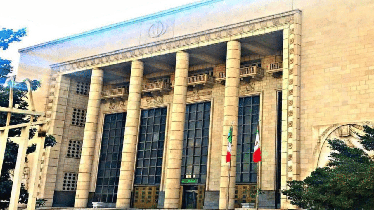 Gunman kills two judges outside Iran Supreme Court; one injured