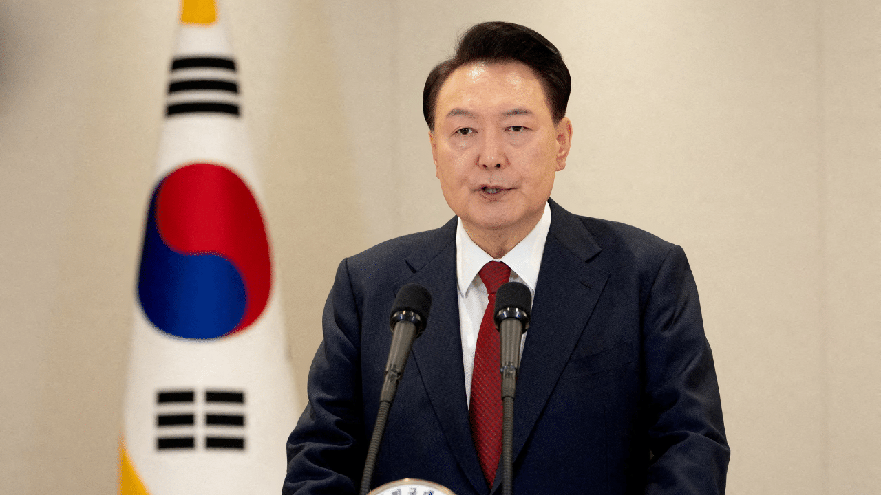 South Korean law enforcement officers detain impeached President Yoon Suk Yeol South Korean law enforcement officers detain impeached President Yoon Suk Yeol