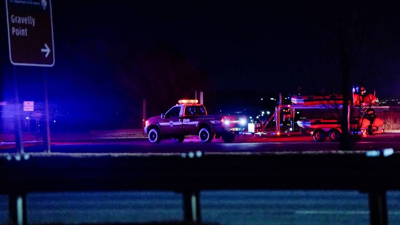 Washington DC plane crash LIVE UPDATES: Rescue ops underway after American Airlines jet goes down Washington DC plane crash LIVE UPDATES: Rescue ops underway after American Airlines jet goes down