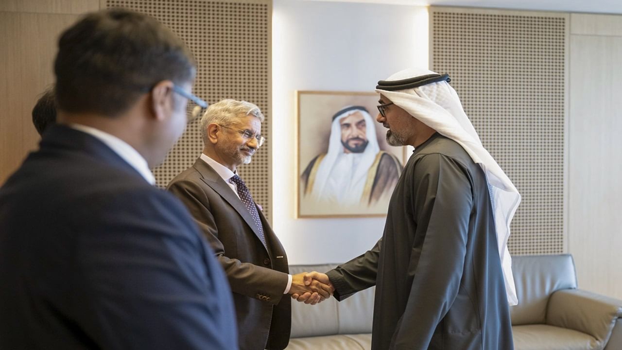 EAM Jaishankar meets Abu Dhabi Crown Prince, discusses ways to enhance bilateral ties EAM Jaishankar meets Abu Dhabi Crown Prince, discusses ways to enhance bilateral ties