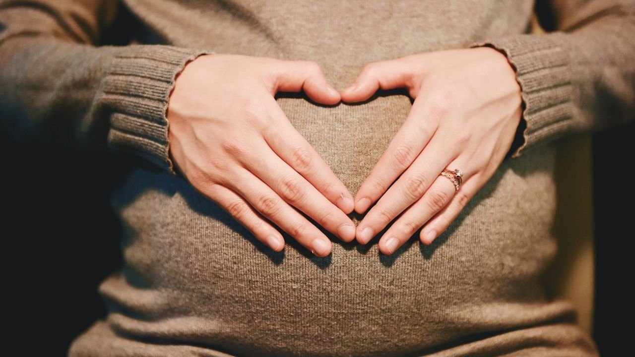 US woman sues fertility clinic after embryo mix-up leads to custody battle US woman sues fertility clinic after embryo mix-up leads to custody battle