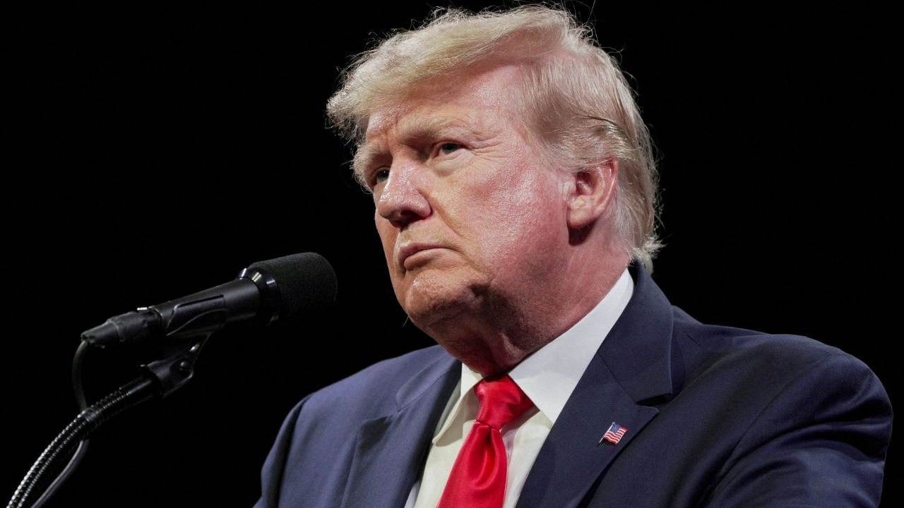 Trump declares sweeping new tariffs to boost US manufacturing, risking inflation and trade wars Trump declares sweeping new tariffs to boost US manufacturing, risking inflation and trade wars