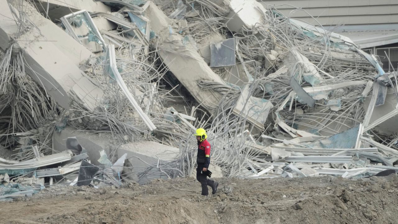 Myanmar’s earthquake death toll jumps to 1,644 as more bodies recovered from rubble