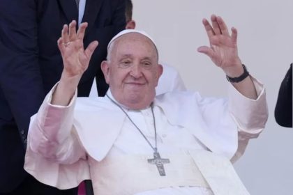 Pope Francis had coughing fit, his prognosis remains guarded: Vatican