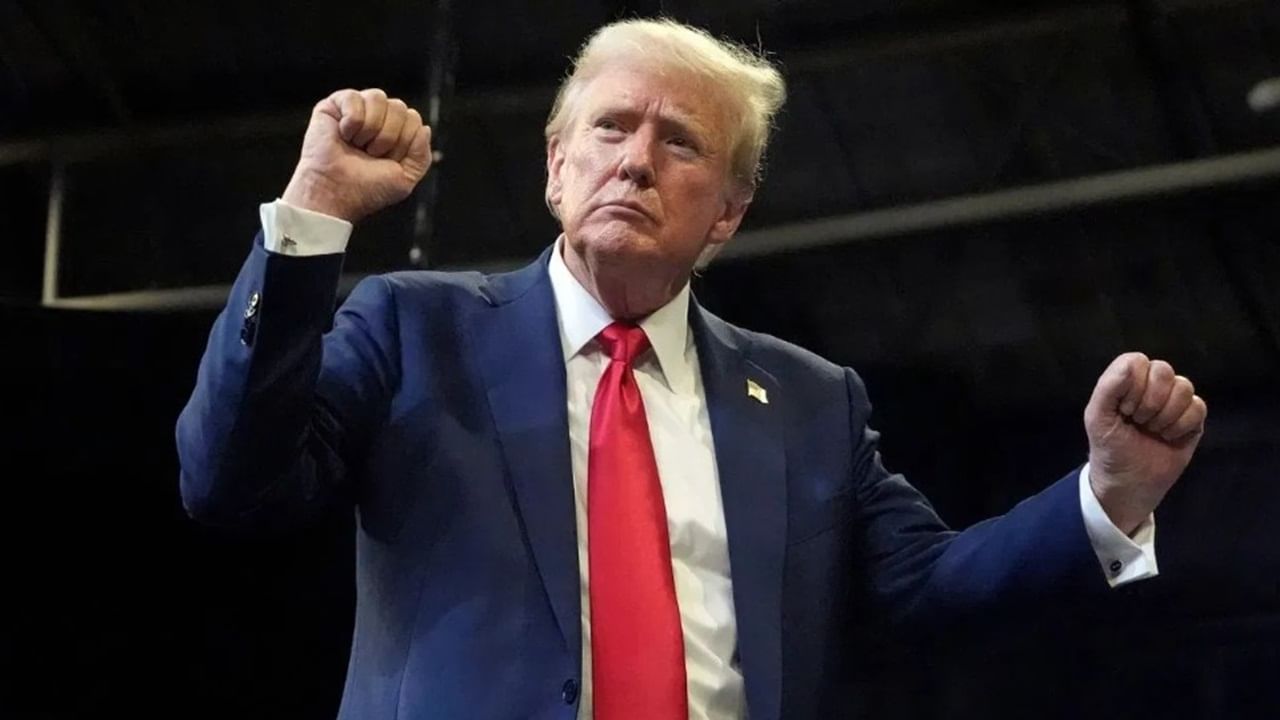 Donald Trump changes course, delays some tariffs on Mexico and Canada Donald Trump changes course, delays some tariffs on Mexico and Canada