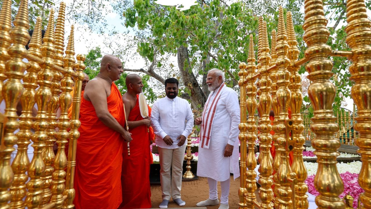 PM Narendra Modi visits Buddhist shrine in Sri Lanka’s Anuradhapura PM Narendra Modi visits Buddhist shrine in Sri Lanka’s Anuradhapura