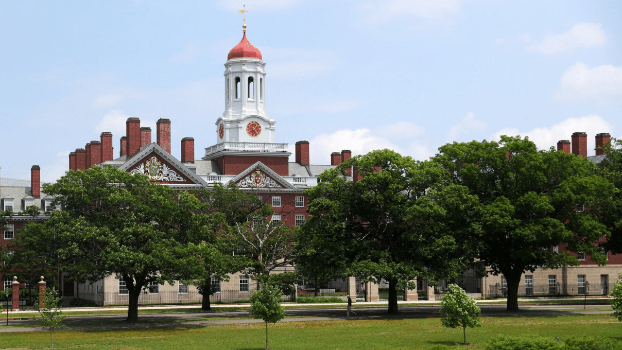 Shooting near Harvard University: Shelter-in-place order issued for students and staff Shooting near Harvard University: Shelter-in-place order issued for students and staff