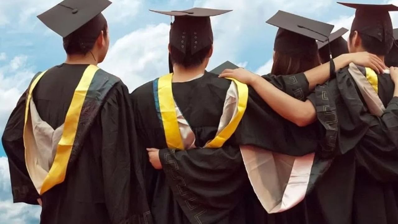 More Indians graduating in Singapore, median income up by 10%: Centre More Indians graduating in Singapore, median income up by 10%: Centre