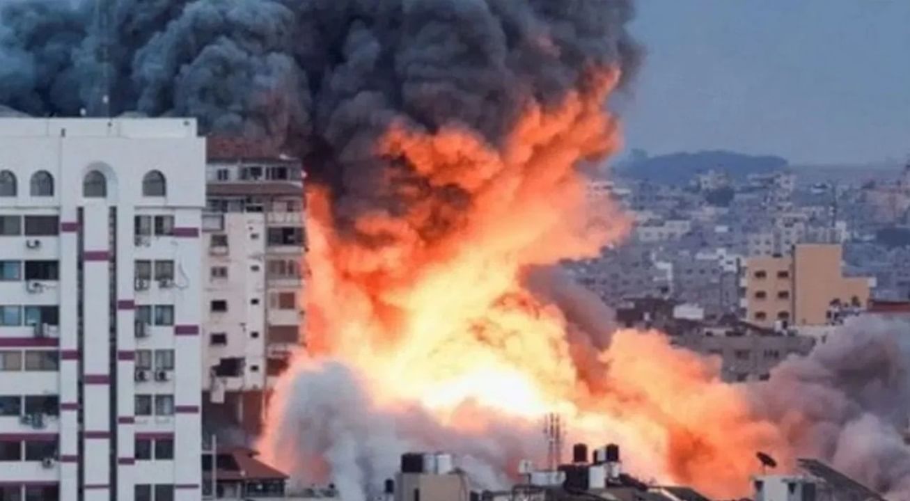 Israeli strikes on Gaza kill at least 32, mostly children and women Israeli strikes on Gaza kill at least 32, mostly children and women