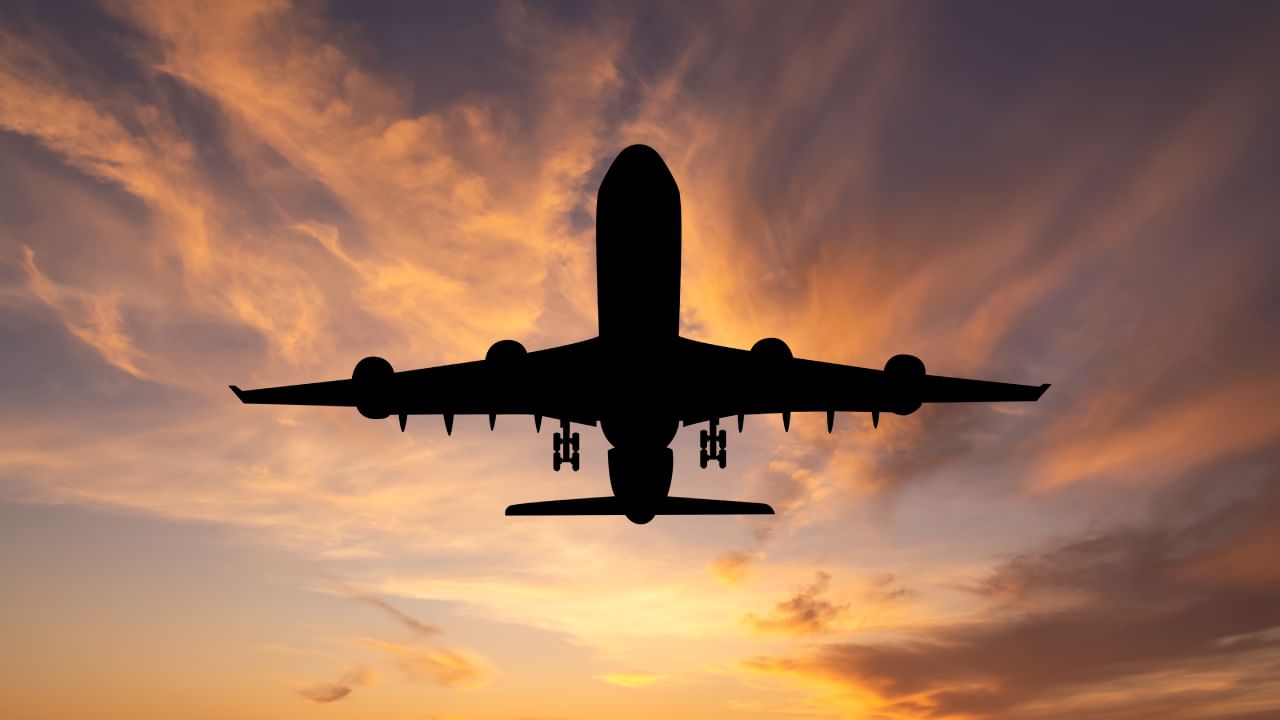 Plane with two on board crashes in muddy field in upstate New York