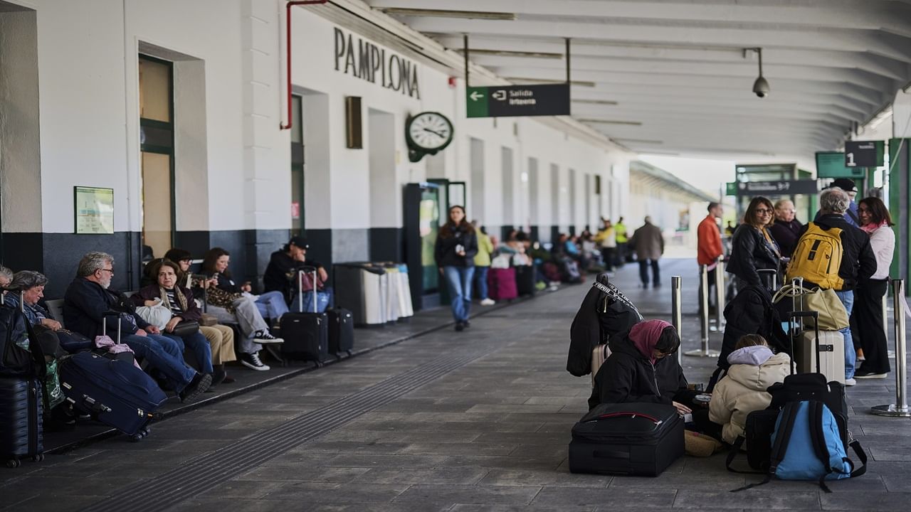 Major power outage in Spain, Portugal knocks out subway networks, traffic lights and ATMs Major power outage in Spain, Portugal knocks out subway networks, traffic lights and ATMs