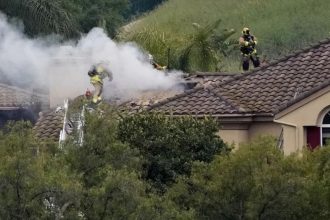 Small plane crashes into Simi Valley neighbourhood in Southern California, 1 dead