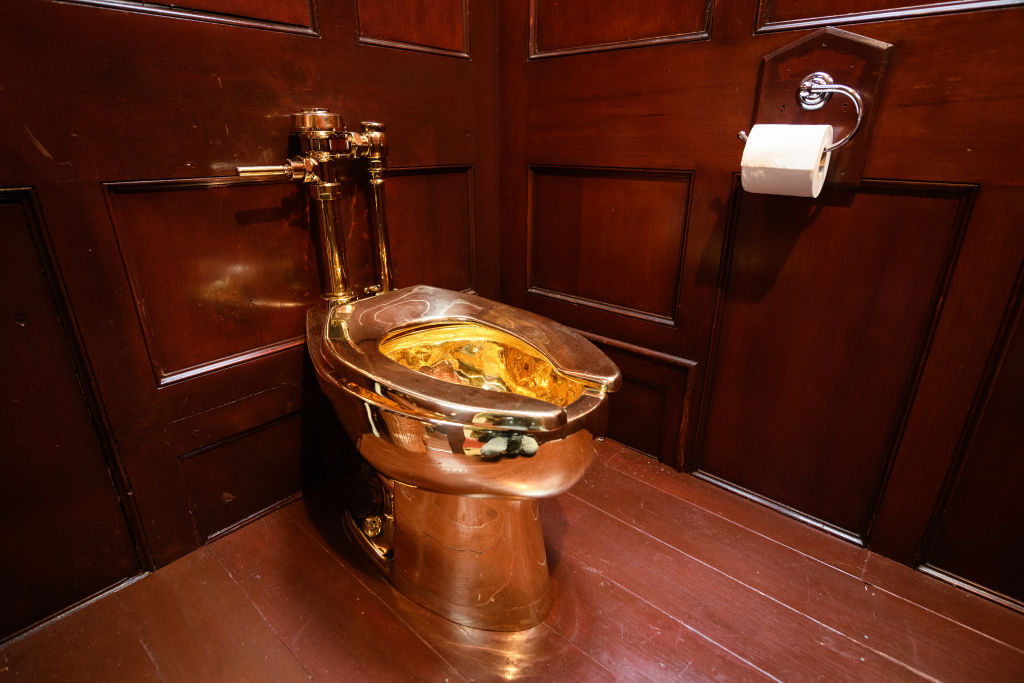 Millionaire’s son gets suspended sentence for stealing $4.8 million gold toilet Millionaire’s son gets suspended sentence for stealing $4.8 million gold toilet