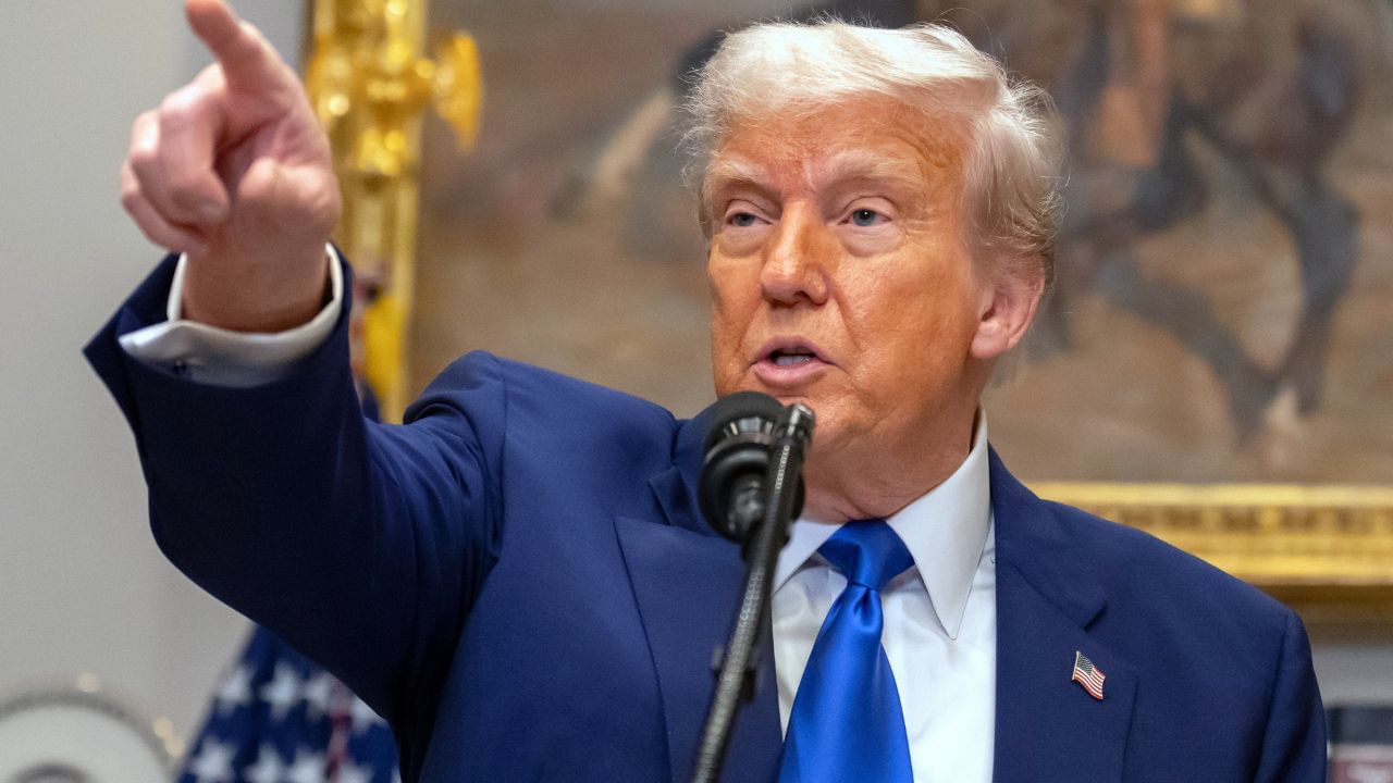 US court blocks Trump from imposing sweeping tariffs under emergency powers law US court blocks Trump from imposing sweeping tariffs under emergency powers law