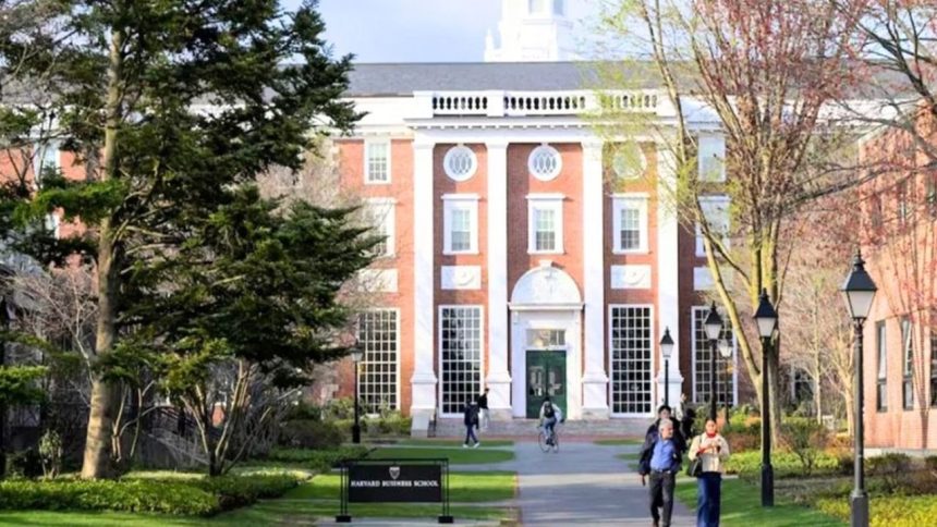 US: Trump administration bars Harvard University from enrolling international students