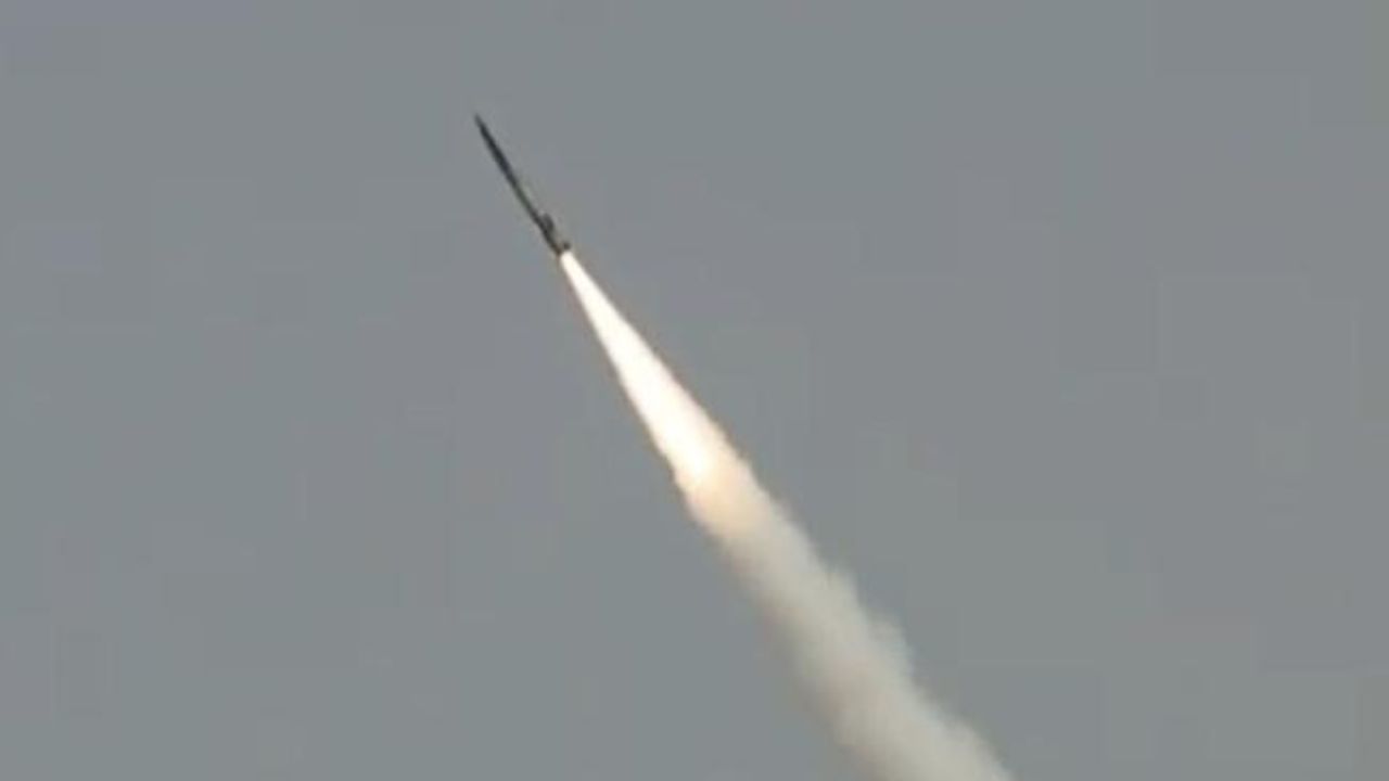 Pakistan test-fires 450 km-range missile amid hostilities with India post-Pahalgam attack