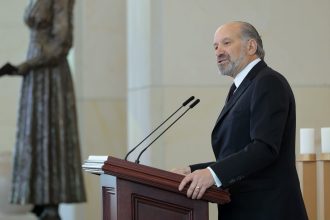 Expect India-US trade deal in not too distant future: US Commerce Secretary