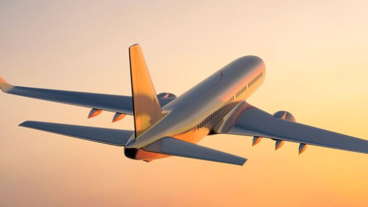 Middle East airspace shuts down after Israel-Iran strikes, airlines ground flights Middle East airspace shuts down after Israel-Iran strikes, airlines ground flights