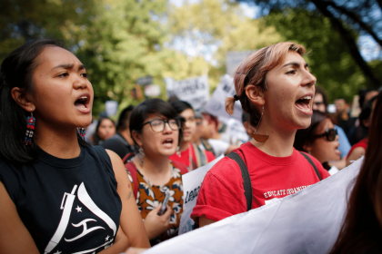 US resumes visas for foreign students but demands access to social media accounts