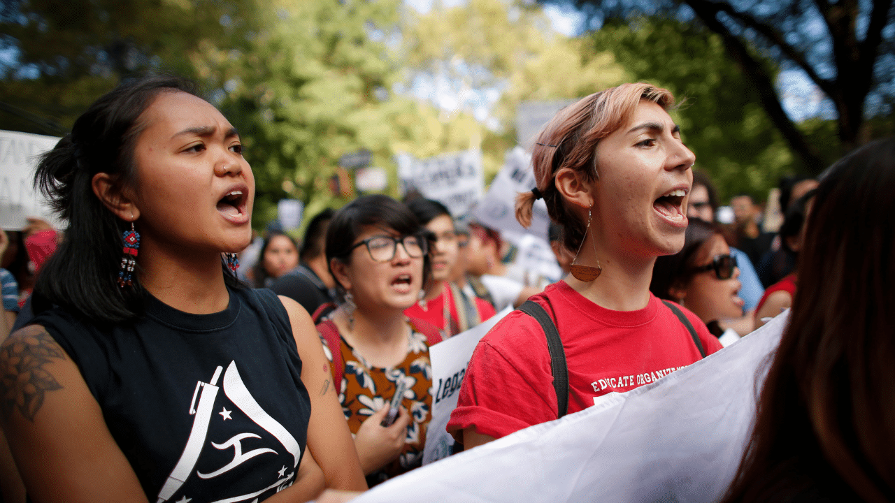 US resumes visas for foreign students but demands access to social media accounts