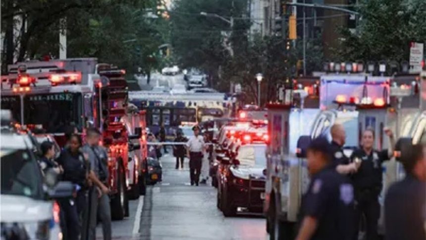 4 dead in Midtown Manhattan shooting, including NYPD officer and gunman