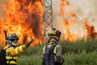 Spain battles 20 major wildfires amid scorching heat, deploys more troops